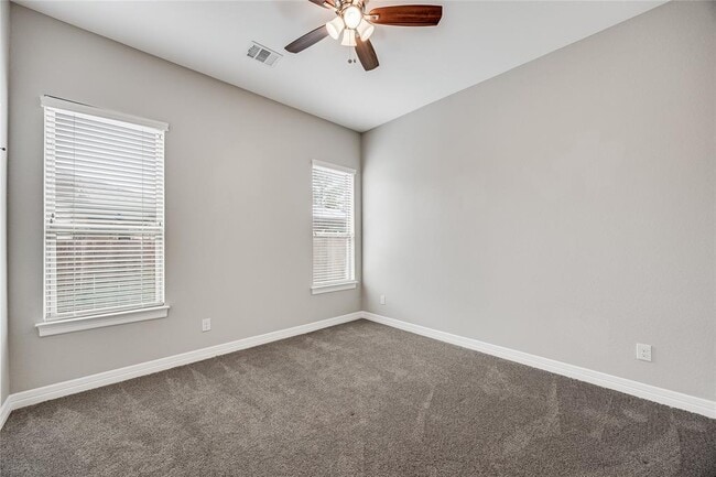 Building Photo - 21434 Lakefront Dr