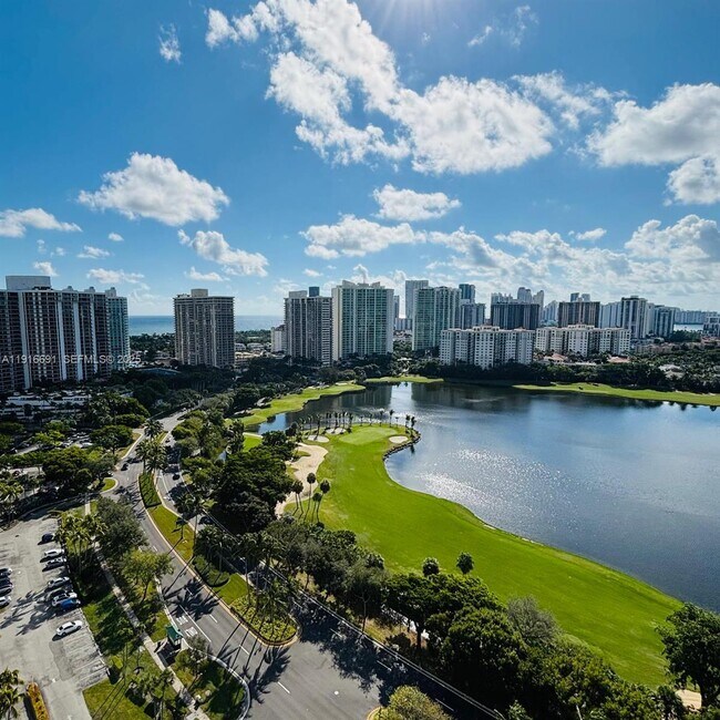 Building Photo - 3625 N Country Club Dr