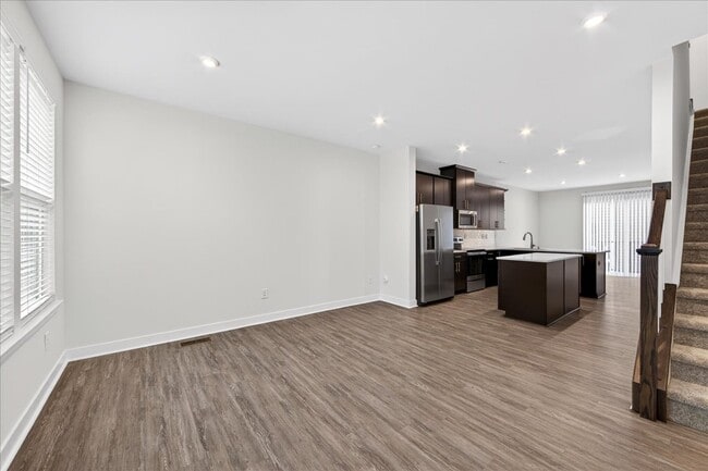 Building Photo - 530 Billingsley Rd