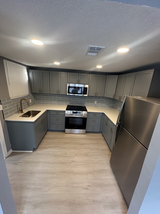 Building Photo - 3150 Belden Cir