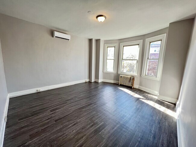 Building Photo - Gilman