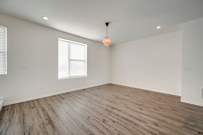 Building Photo - 4138 Irving Rd