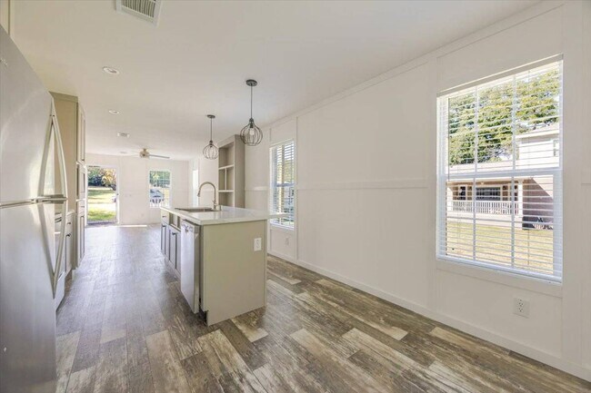 Building Photo - 326 Smith Rd