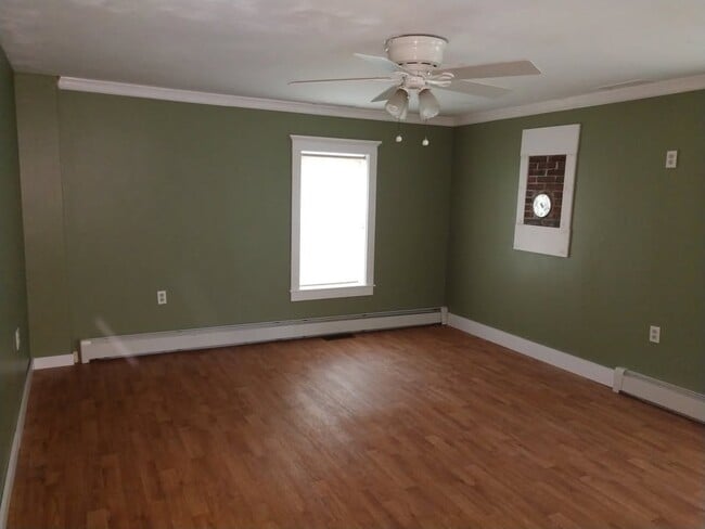 Building Photo - 58 Burnham St