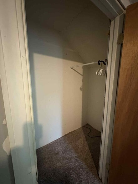 Nice sized closet - 945 W 9th St