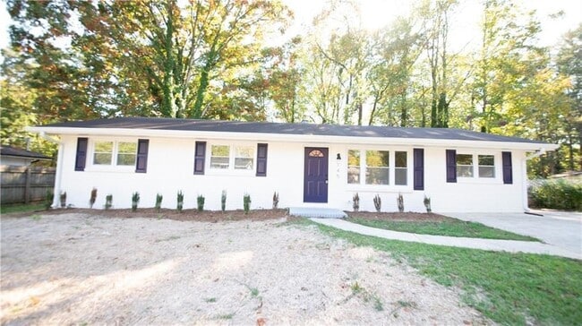 Building Photo - 145 Long Dr SW