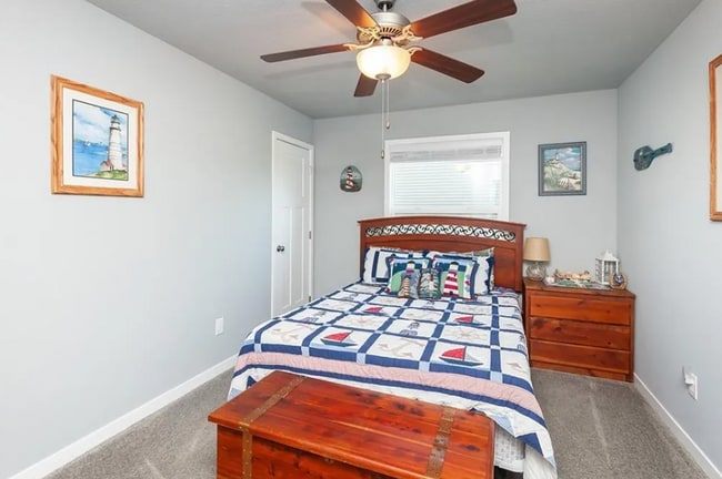 Building Photo - 5805 Pine Ct