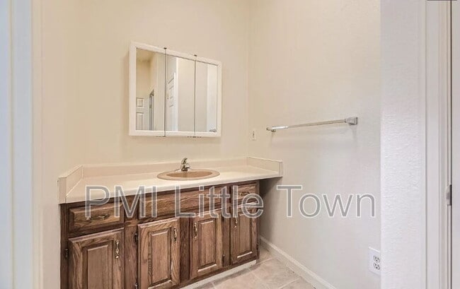 Building Photo - 256 W Jefferson Ave