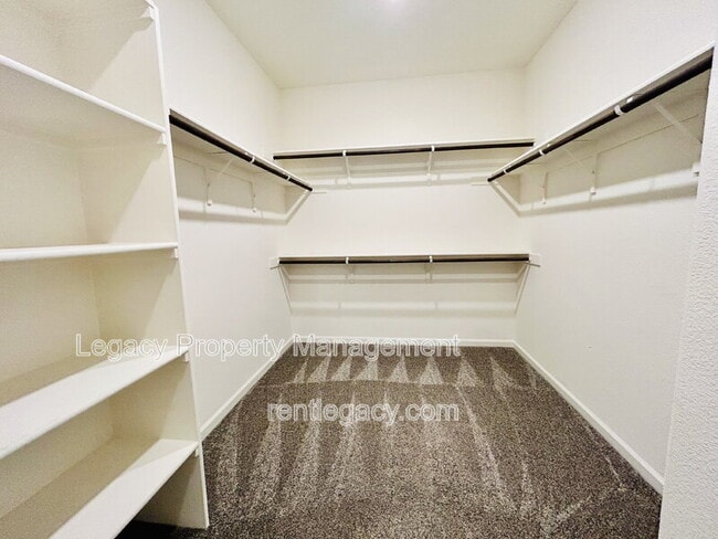 Building Photo - 3879 Ivan Way