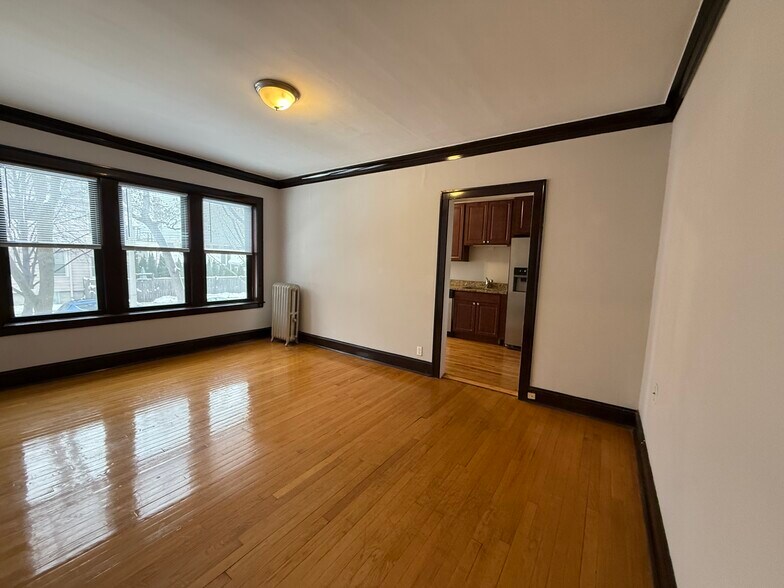 Building Photo - 5069 N Wolcott Ave