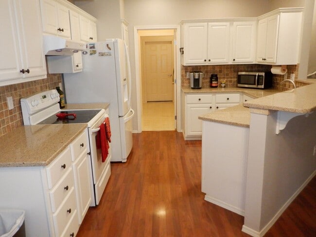 Building Photo - 1610 Kennedy Pl