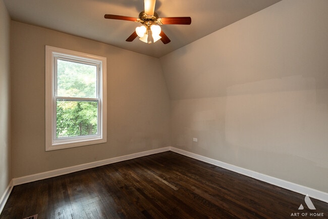 Building Photo - 6948 S Woodlawn Ave