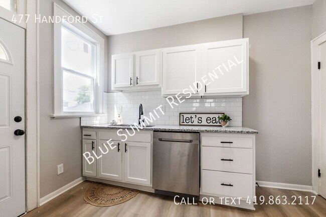 Building Photo - 477 Hanford St