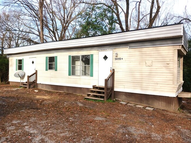 Primary Photo - Nice Remodeled Two Bedroom Mobile Home for...