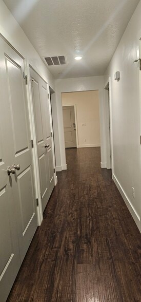 Building Photo - 875 S Depot St