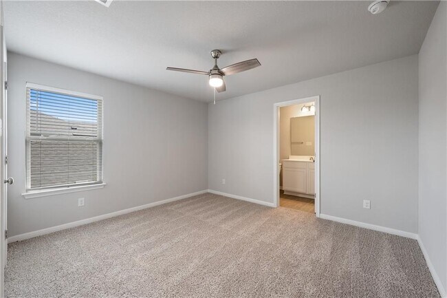 Building Photo - 100 Drifter Ln
