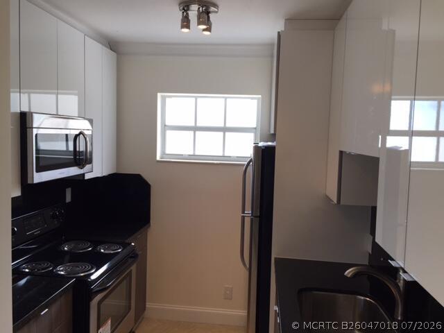 Building Photo - 1780 S Glades Dr