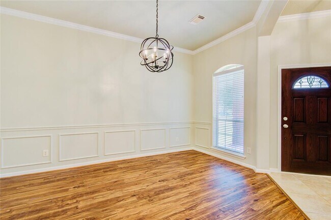Building Photo - 802 Childers Ct