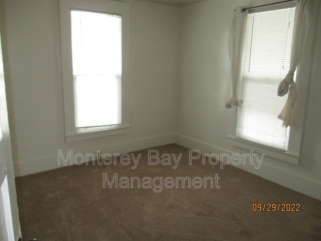 Building Photo - 391 Prescott Ave