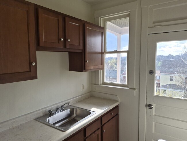 Building Photo - 1410 Beechview Ave