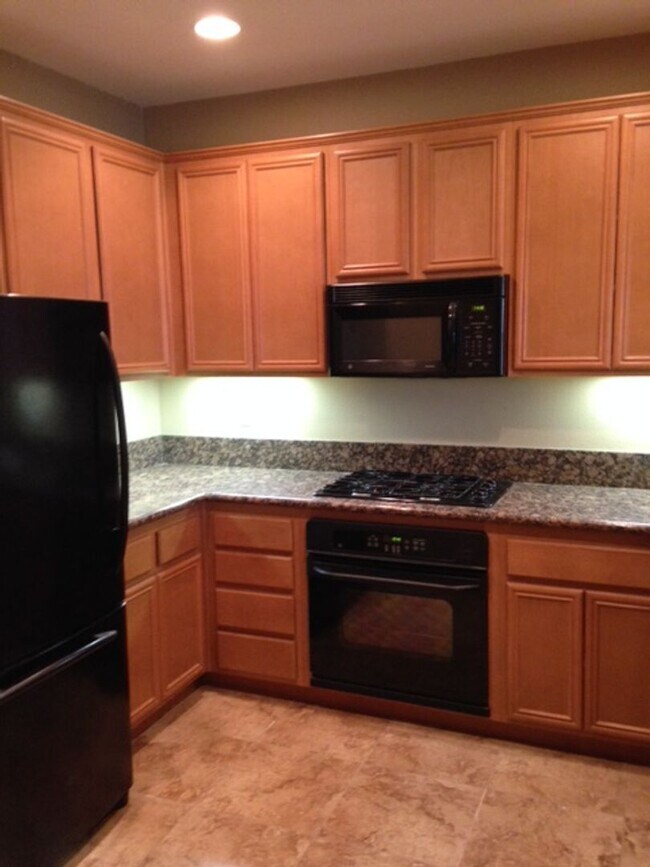 Building Photo - 40211 Rosewell Ct