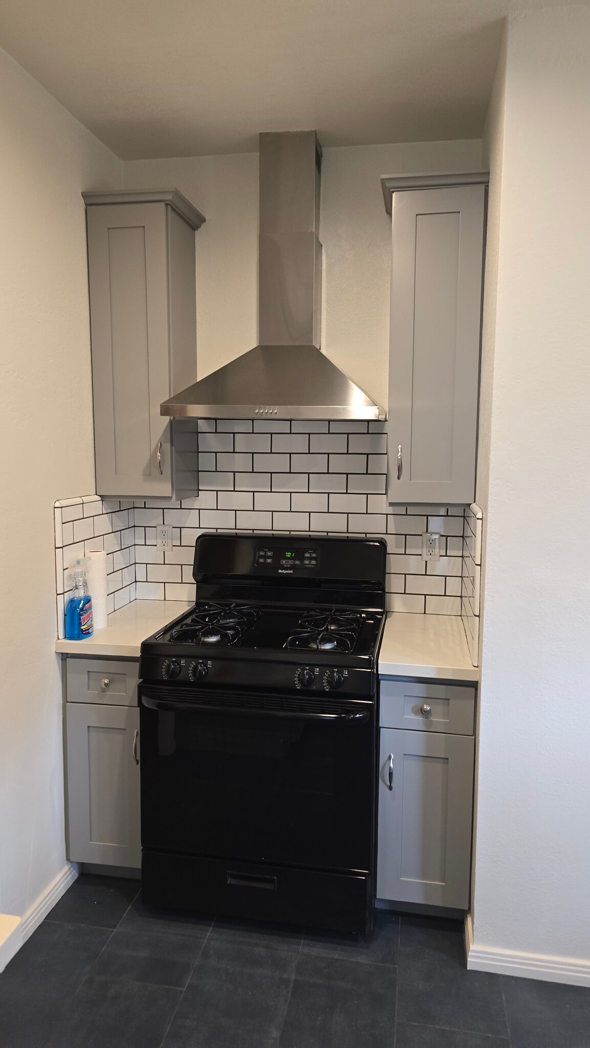 Building Photo - 1288 N Los Robles Ave