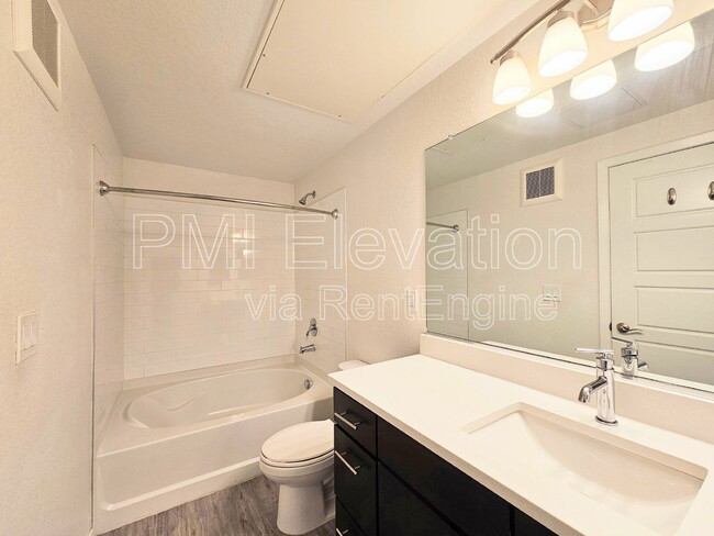Building Photo - 9220 Wilde Ln