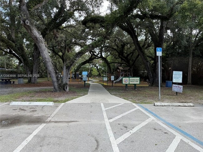 Building Photo - 2370 SW 18th Ave