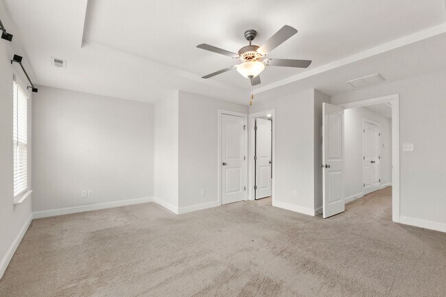 Building Photo - Beautifully Kept 2-Bedroom Townhome in Dur...