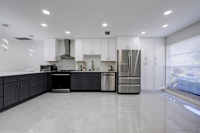 Building Photo - 21070 Covington Dr
