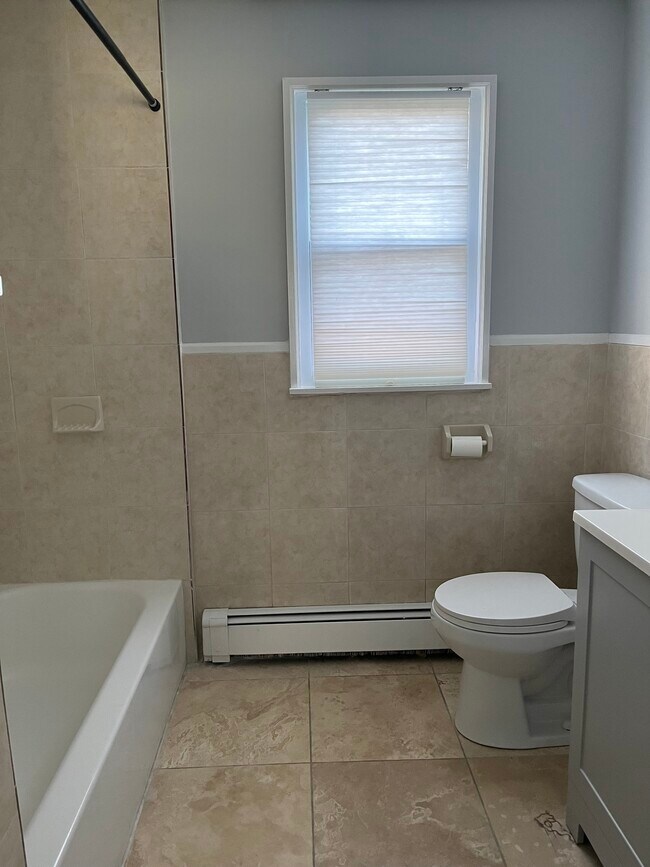 Building Photo - 267 Sylvan St