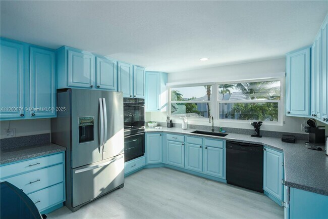 Building Photo - 474 Peninsula Dr