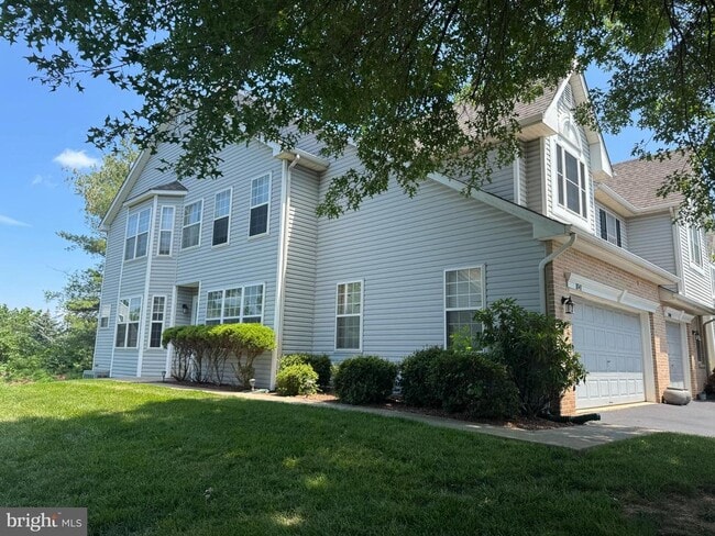 Building Photo - 1041 Greenes Way Cir