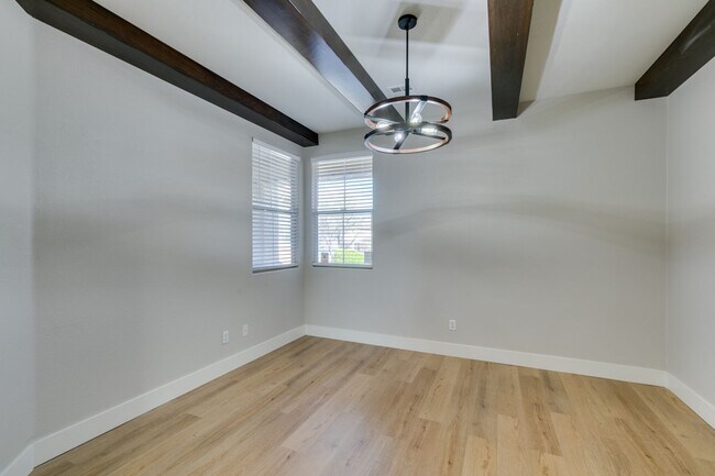 Building Photo - BEAUTIFUL SUMMERLIN 3 BEDROOM UPGRADED!!