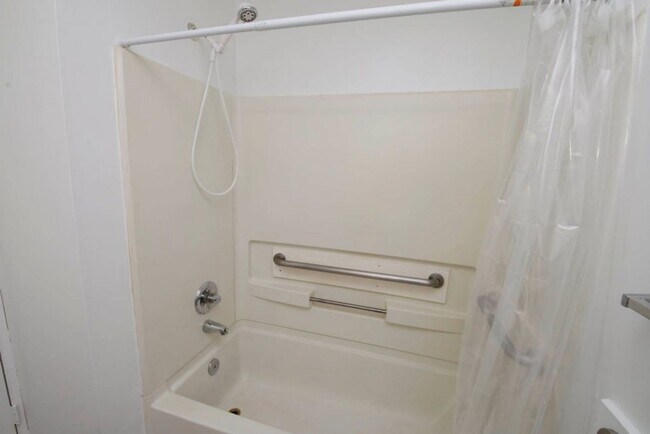 Building Photo - Two Bedroom Apartment