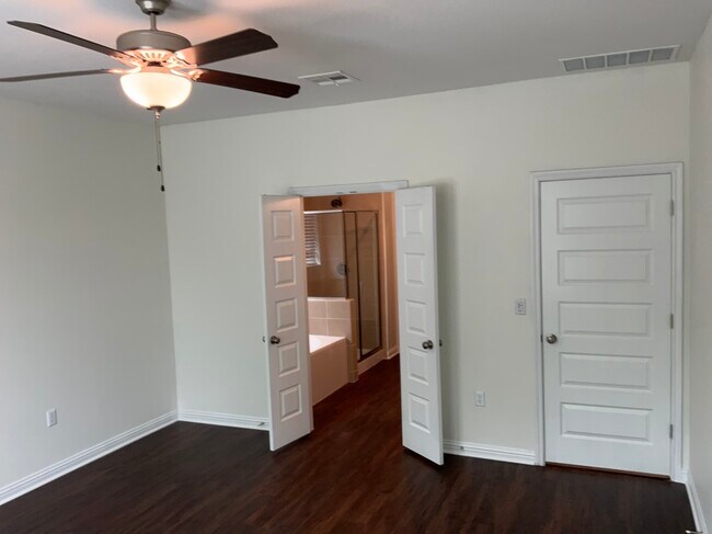 Building Photo - 5809 Kara Drive