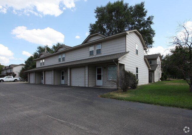 Primary Photo - 1120-1136 N Richmond Ave