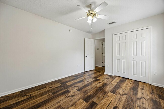 Building Photo - 12461 Richfield Blvd