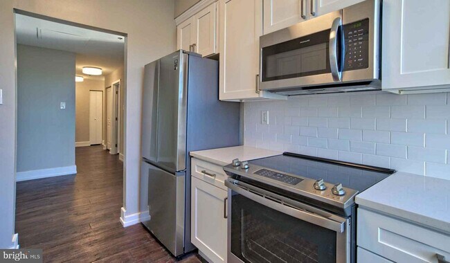 Primary Photo - 201 S 25th St