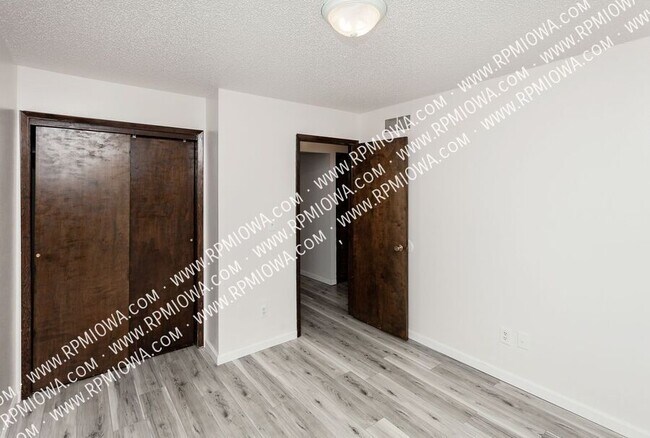 Building Photo - 1020 Williams St