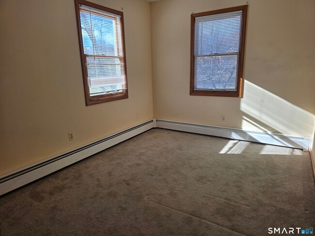 Building Photo - 25 Brook Pine Dr