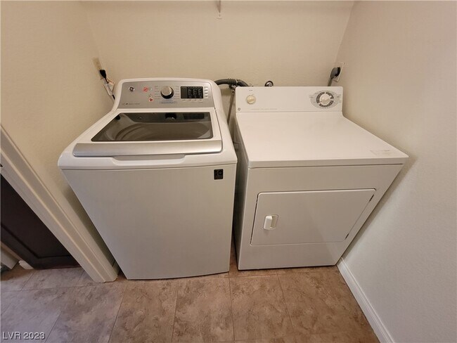 Building Photo - 2200 S Fort Apache Rd