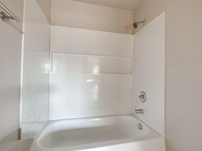 Building Photo - 1102 Ashton Ln