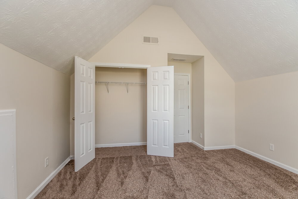 Building Photo - 331 Cobblestone Ct