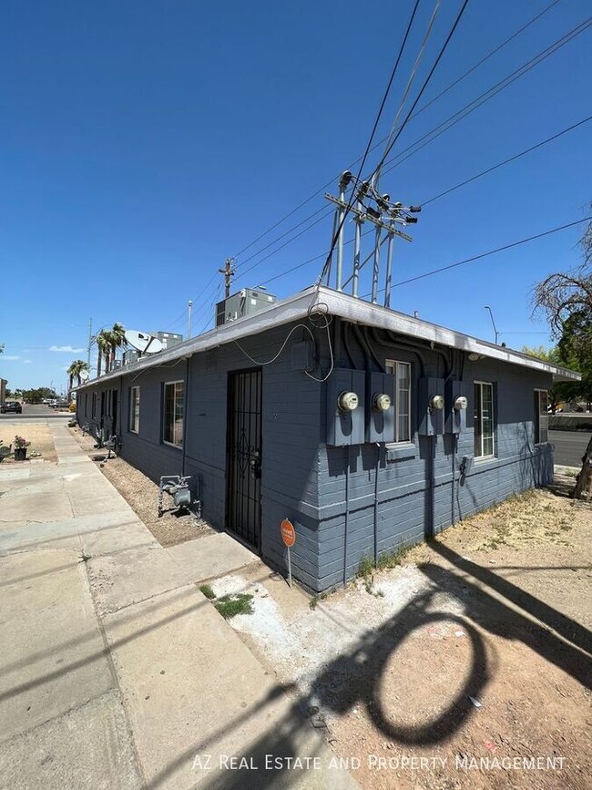Building Photo - 1036 N 16th St