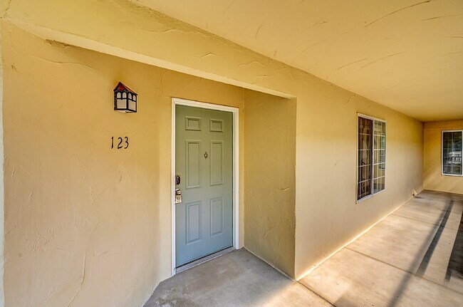 Building Photo - $1,895.00 - 2 Bedrooms, 2 Bathrooms, Apart...