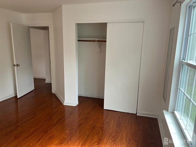Building Photo - 7492 Elm Ct
