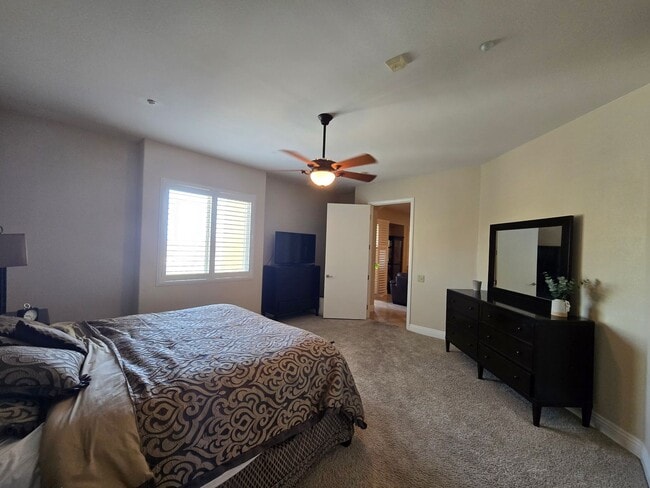 Building Photo - An Amazing Furnished 3 Bedroom Condo at La...
