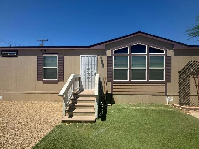 Building Photo - "Spacious 3-Bedroom Oasis with 2 Full Baths on Mount Rainier Ave, Las Vegas – Your Perfect Retrea...