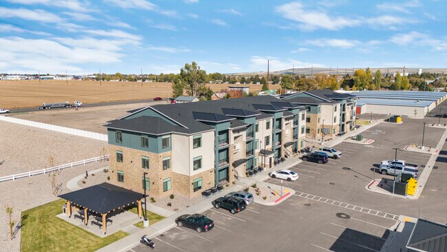Building Photo - Lincoln Crossing Apartments